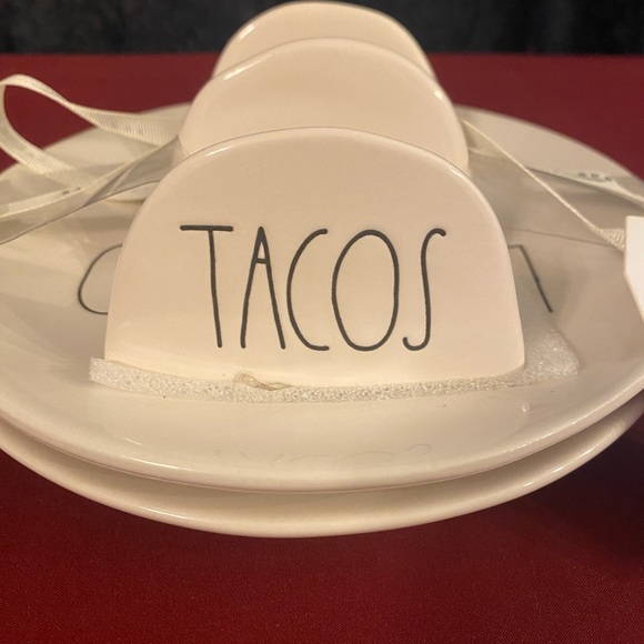 Rae Dunn Taco Holder & Plates - Picture 2 of 5